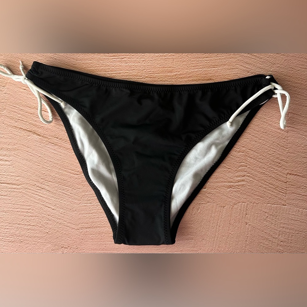 Biki Black White Side Tie Bikini Bottom L Women’s Great Classic Addition